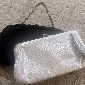 Women’s Clutches/Wristlet